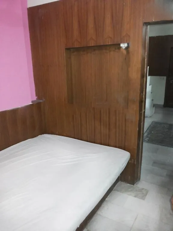 Mahesh Guest House Delhi